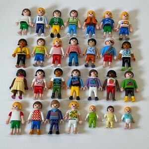 Playmobil Children Figures Set Of 28 (ZZ28A)